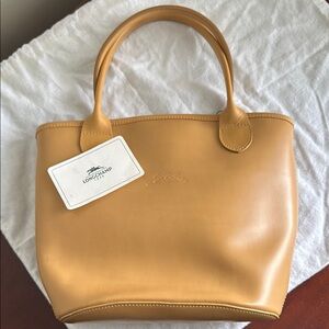Longchamp Tan Tote Luxurious Leather-Like Material